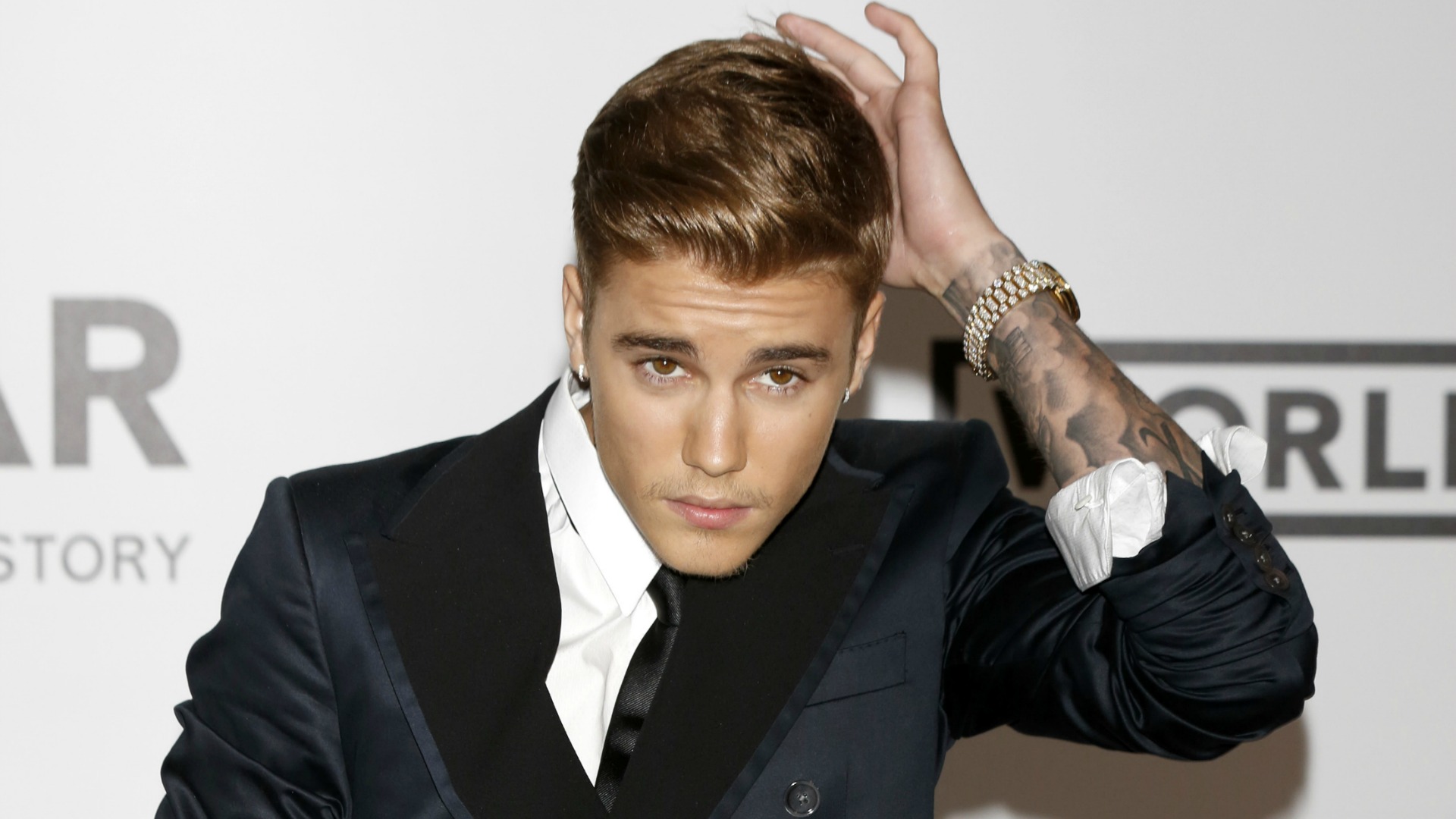 Justin-Bieber-Singer-and-Musician-06